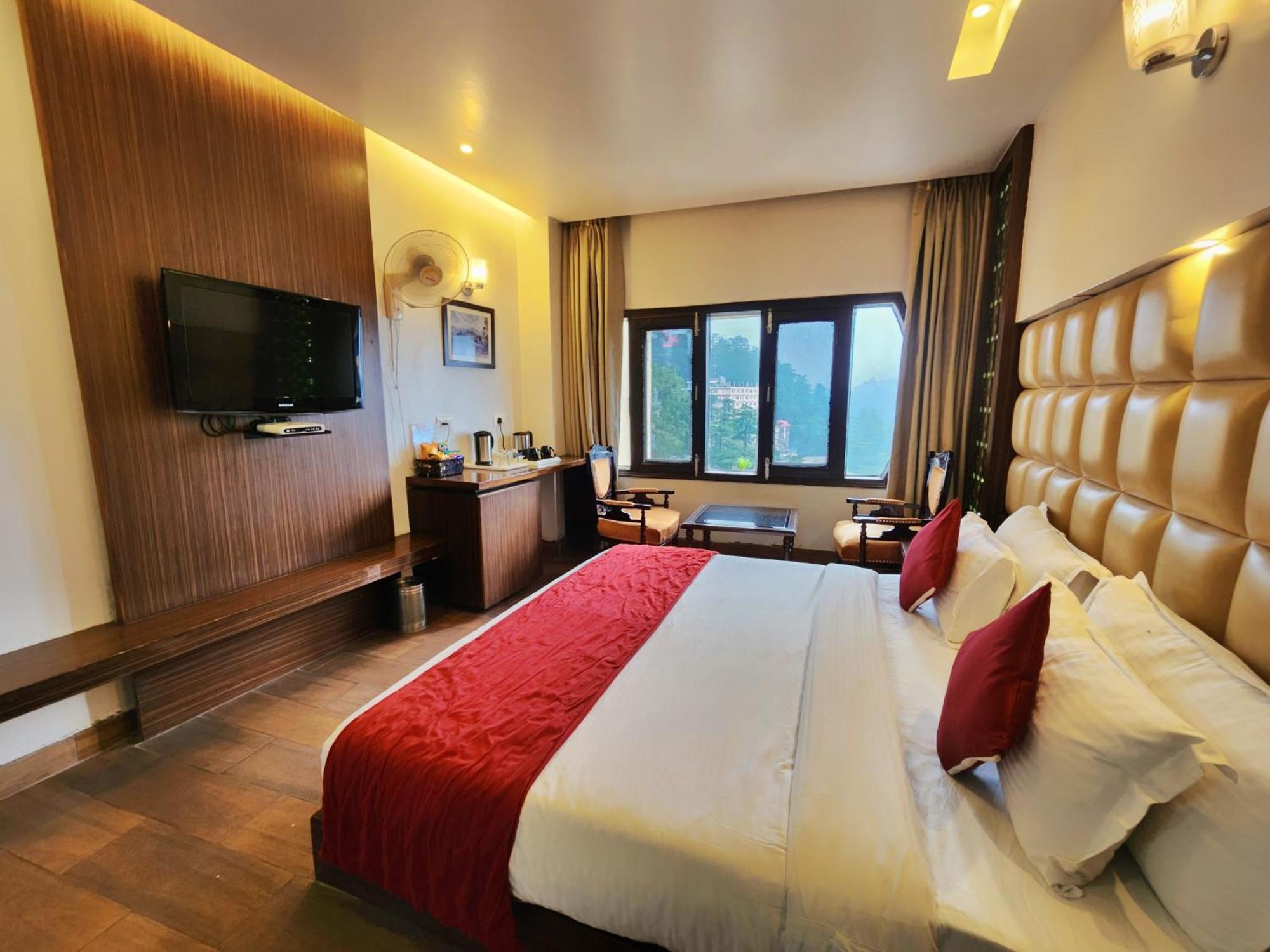 Hotel Surya Shimla Exteriör bild