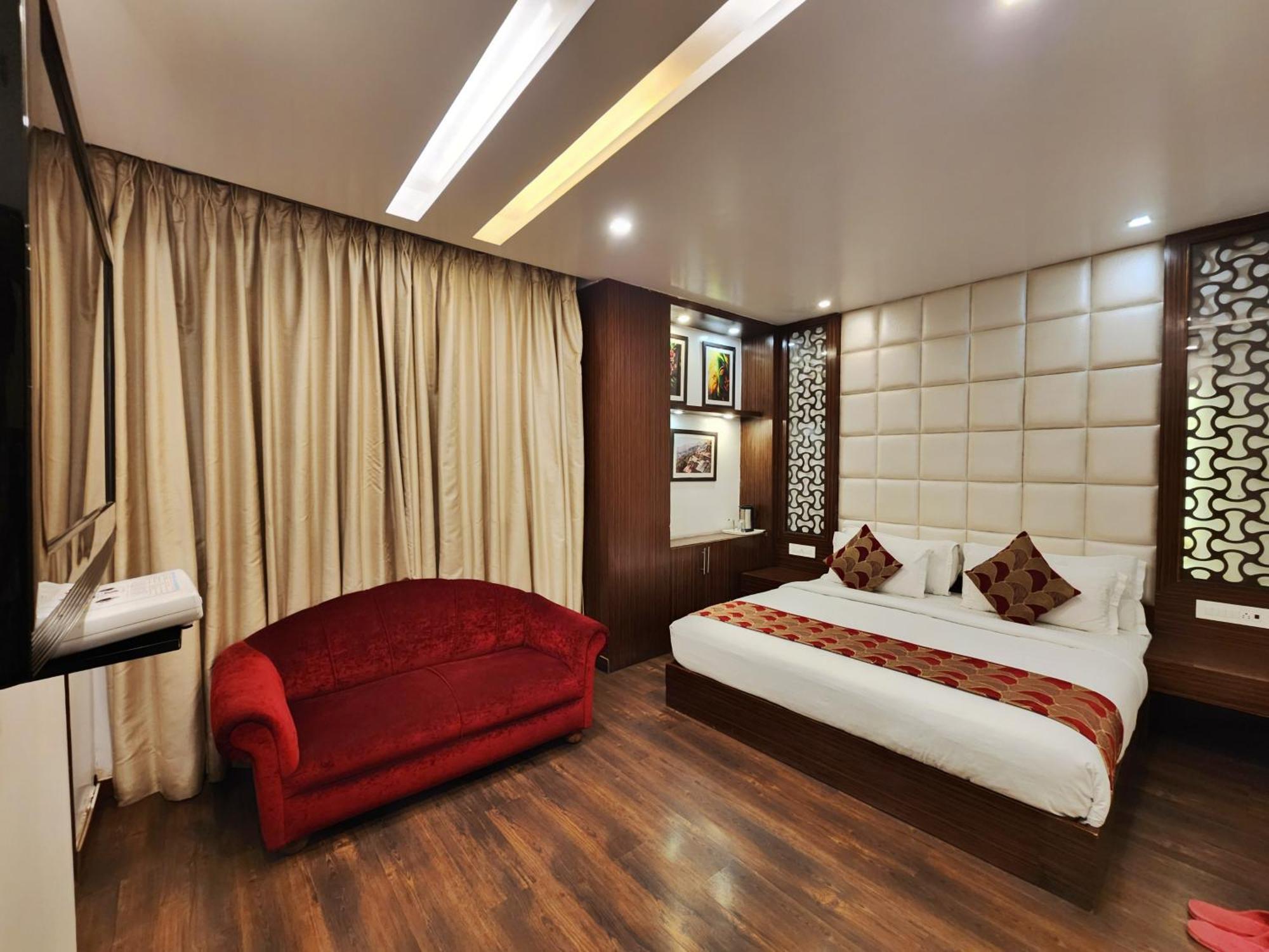 Hotel Surya Shimla Exteriör bild