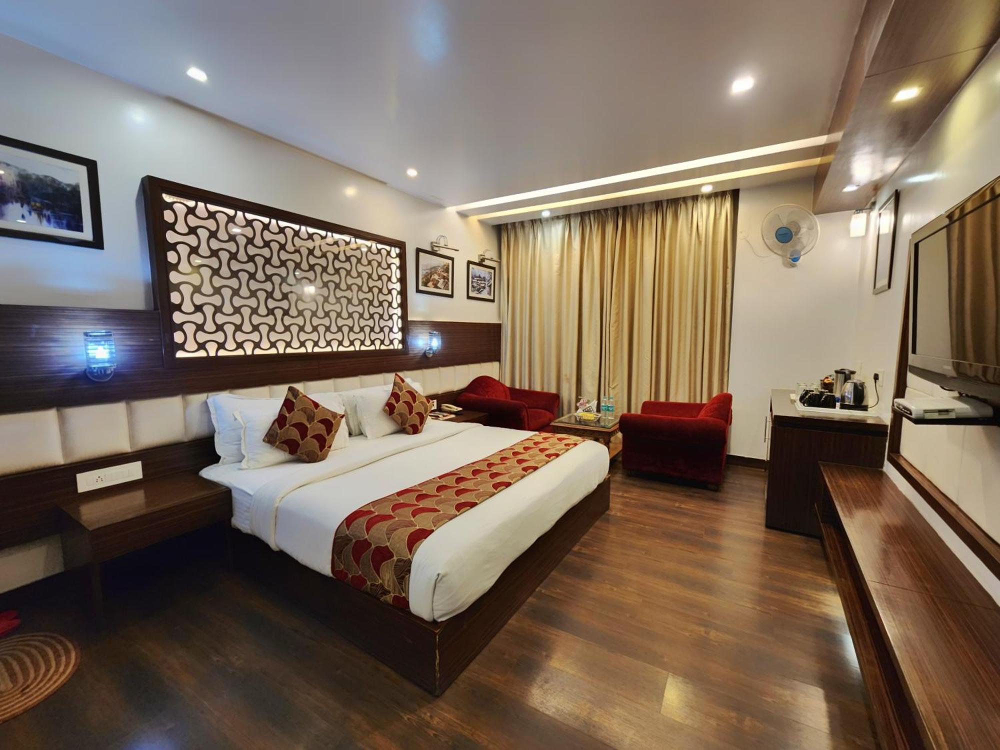 Hotel Surya Shimla Exteriör bild