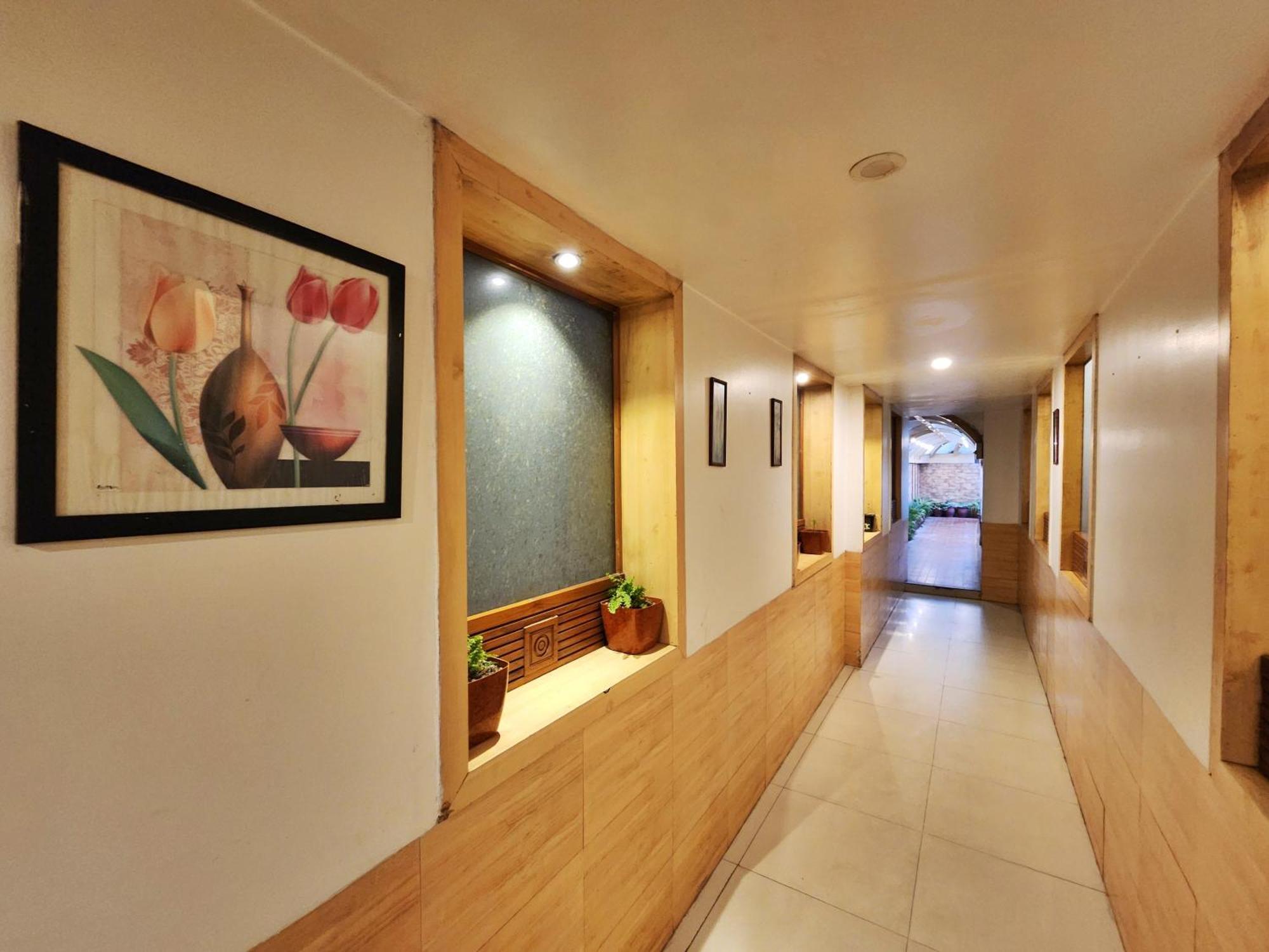 Hotel Surya Shimla Exteriör bild