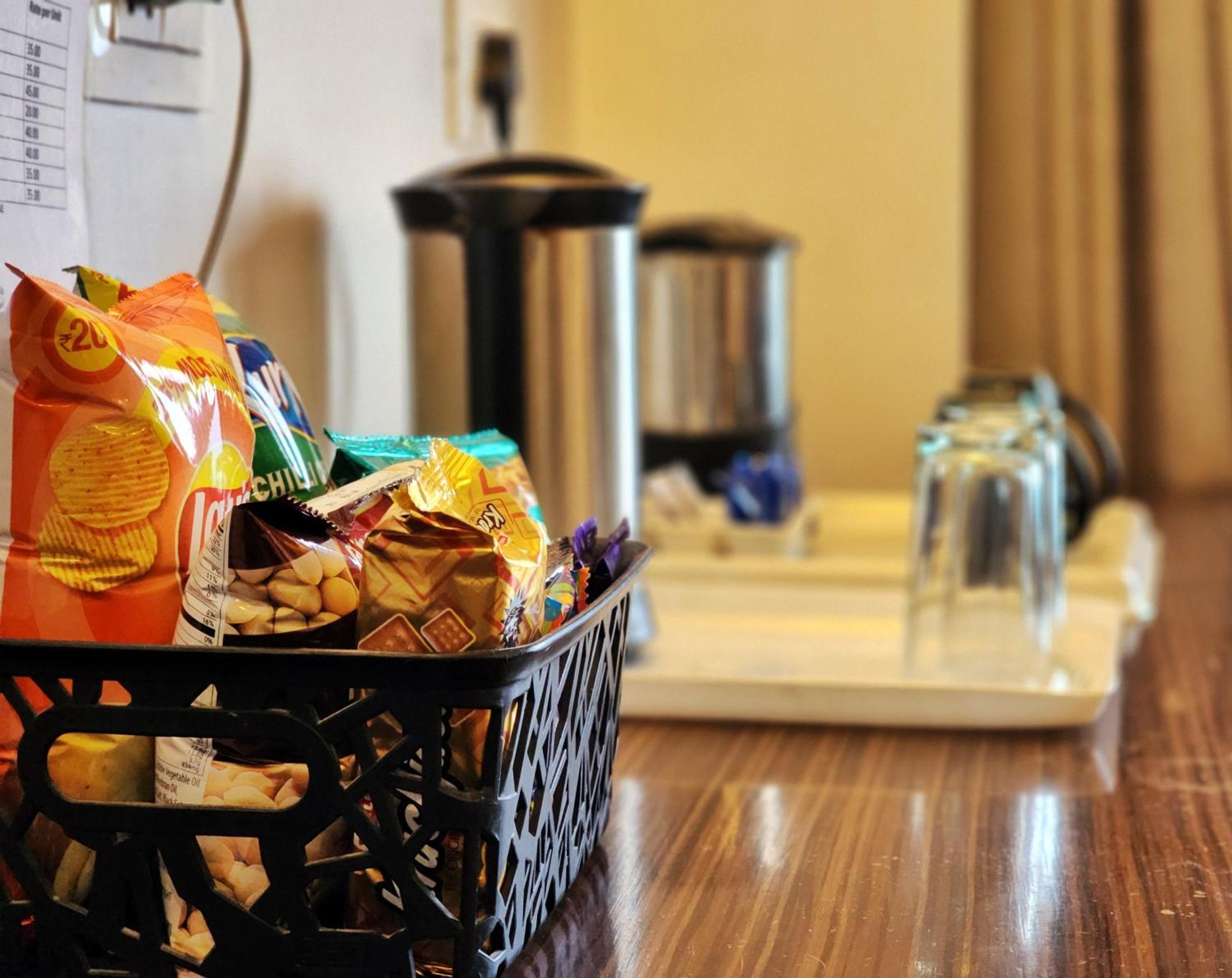 Hotel Surya Shimla Exteriör bild