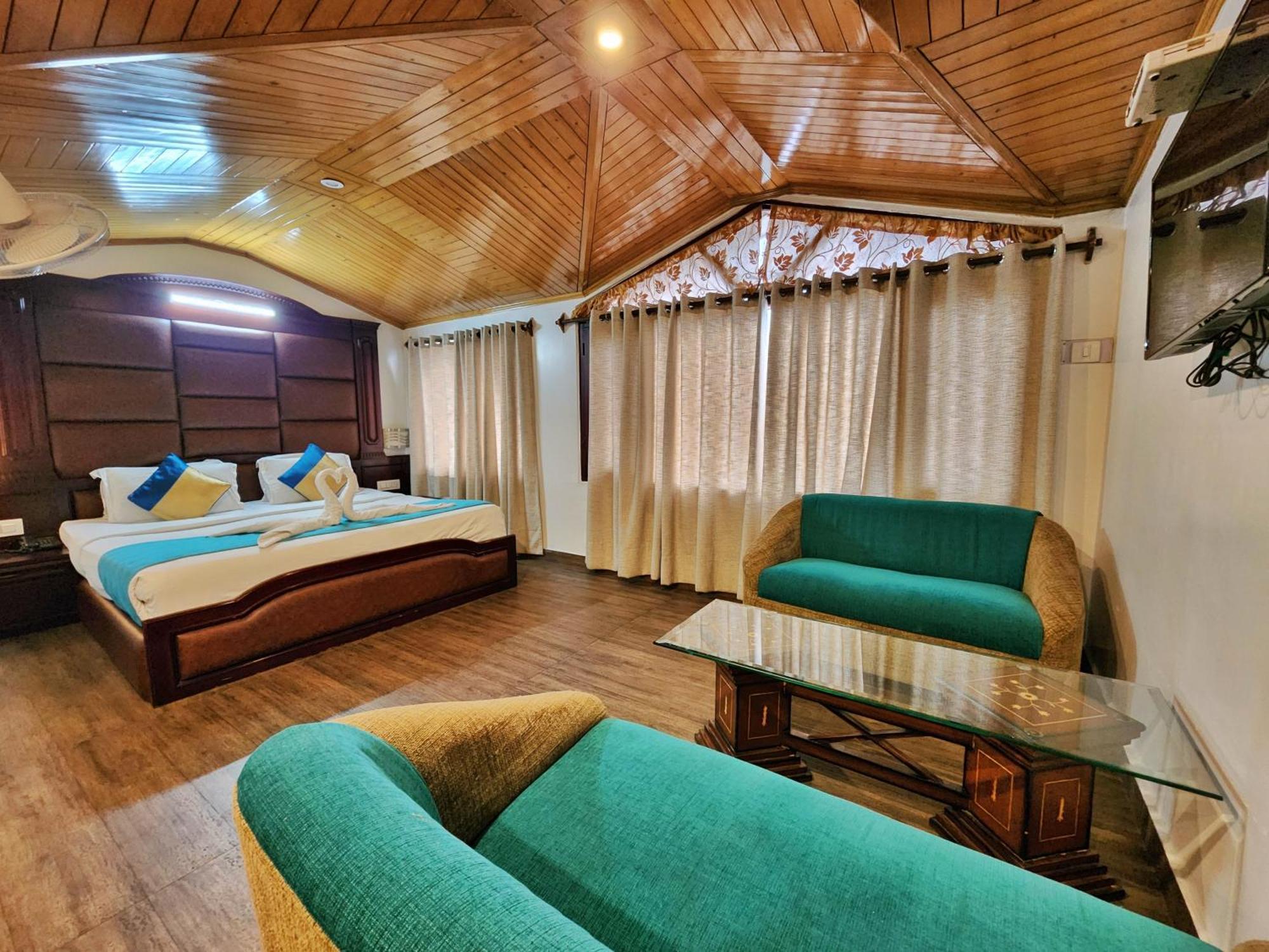 Hotel Surya Shimla Exteriör bild