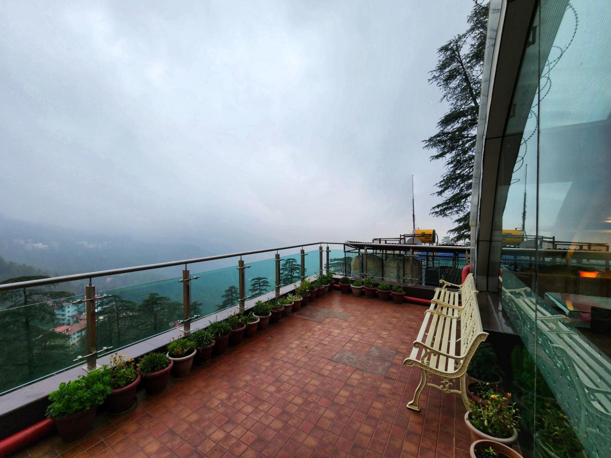 Hotel Surya Shimla Exteriör bild