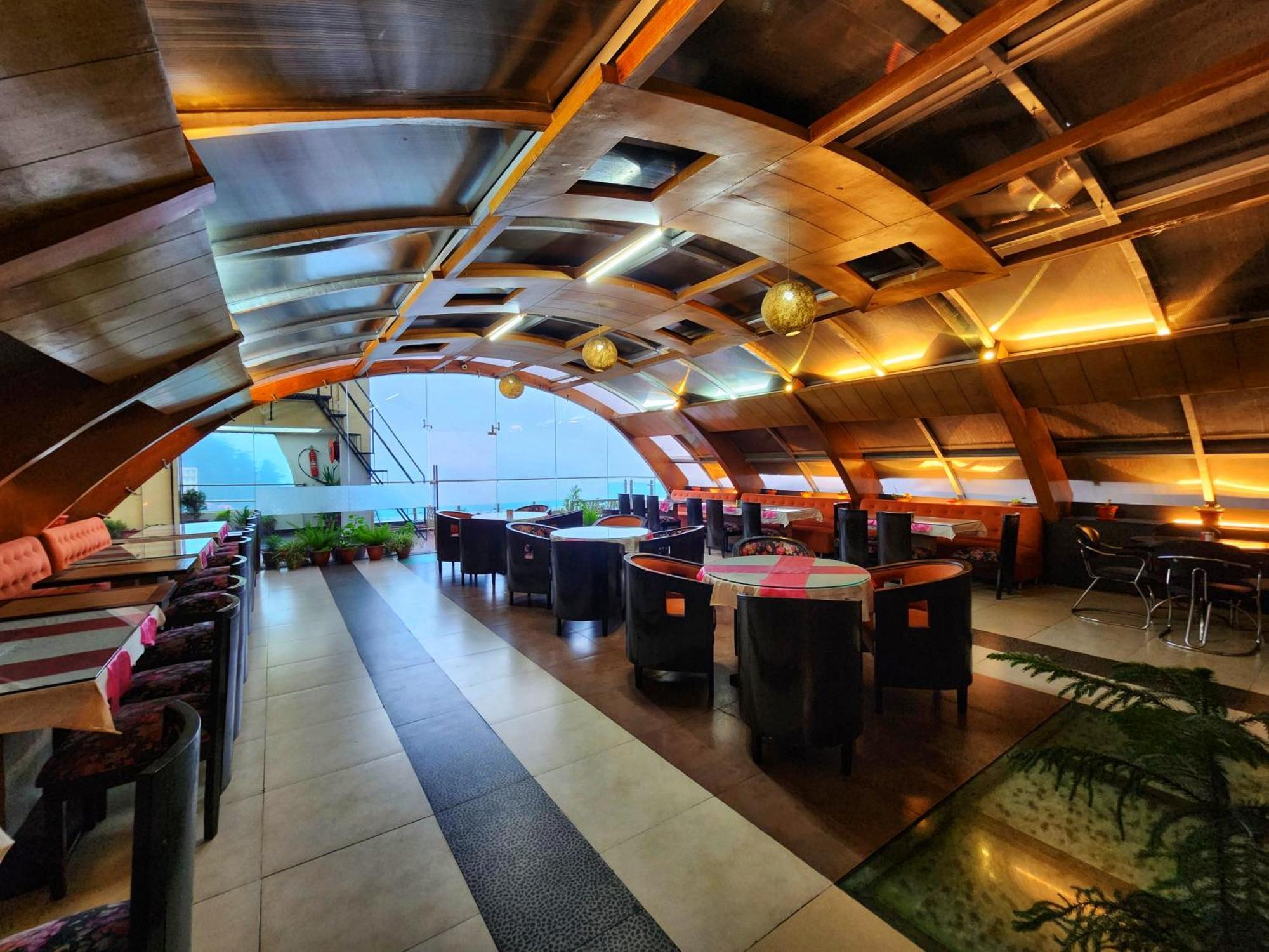 Hotel Surya Shimla Exteriör bild