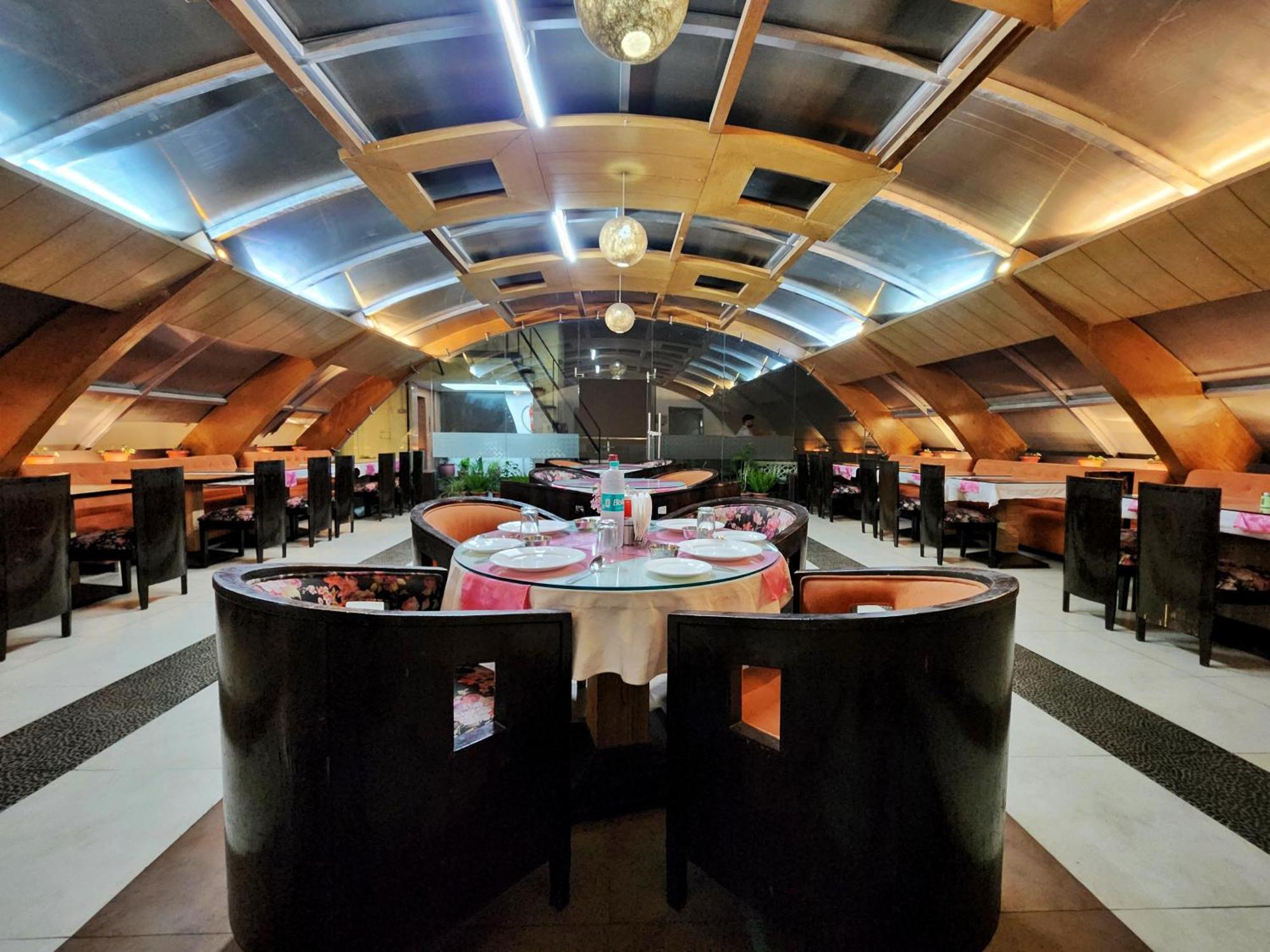 Hotel Surya Shimla Exteriör bild